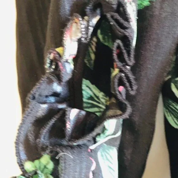 Pretty Floral Sheer Top by Dex the Suit Shop NYC - Picture 10 of 14